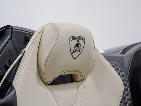 Used 2024 Lamborghini Huracan EVO AWD/4WD image 75
