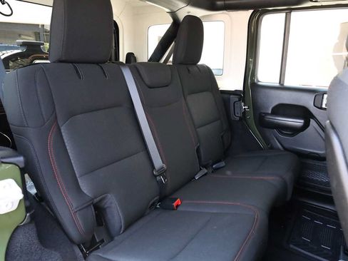 Used 2021 Jeep Wrangler Unlimited Rubicon w/ Safety Group AWD/4WD image 41