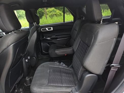 Used 2020 Ford Explorer XLT RWD image 17