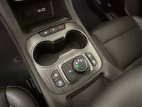 Used 2023 GMC Acadia SLT w/ Elevation Edition AWD/4WD image 21