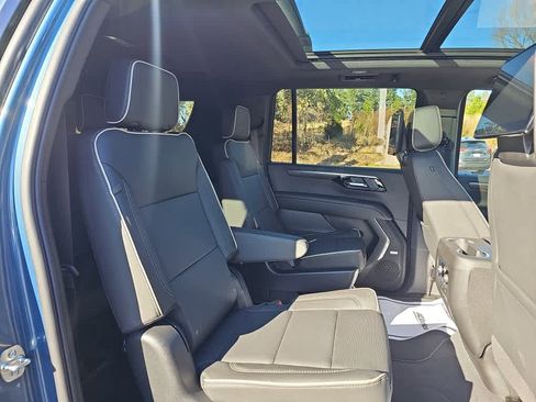 New 2026 Chevrolet Suburban Premier image 30