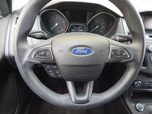 Used 2015 Ford Focus SE image 18