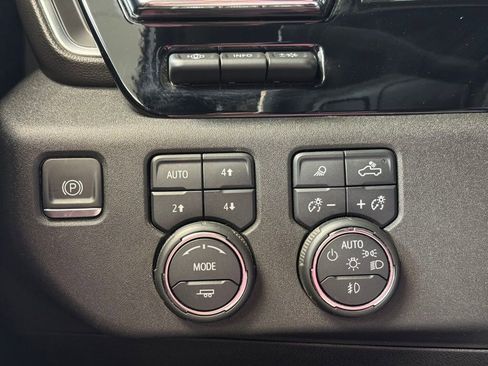 Used 2024 Chevrolet Silverado 2500 LTZ w/ LTZ Plus Package AWD/4WD image 29