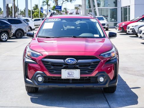 Certified 2025 Subaru Outback Premium AWD/4WD image 2
