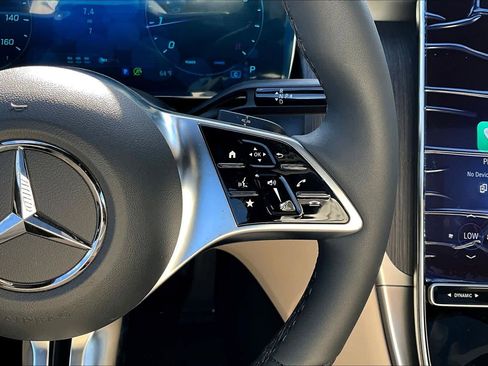 Used 2026 Mercedes-Benz GLC 300 GLC 300 image 24