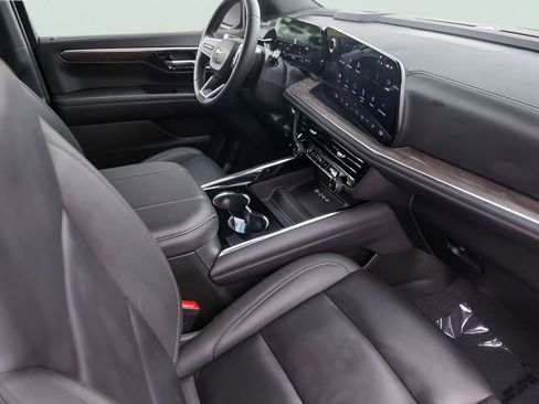 Used 2025 Chevrolet Tahoe LT AWD/4WD image 31