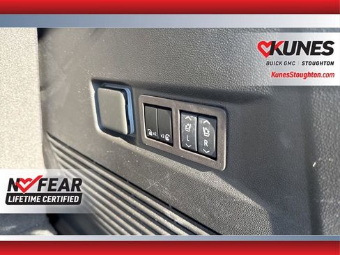 Used 2024 GMC Yukon Denali image 48
