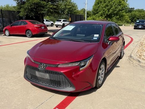Used 2022 Toyota Corolla LE FWD image 1