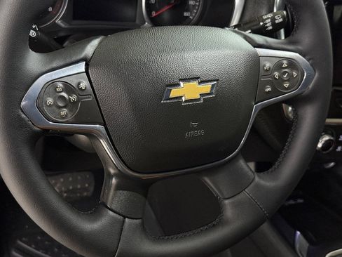 Used 2022 Chevrolet Traverse LT FWD image 44