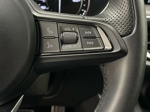 Used 2023 Alfa Romeo Stelvio Ti image 25