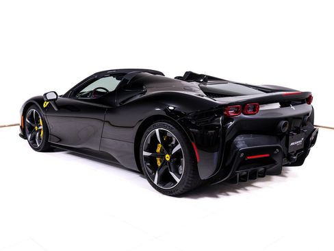 Used 2022 Ferrari SF90 Spider AWD/4WD image 5