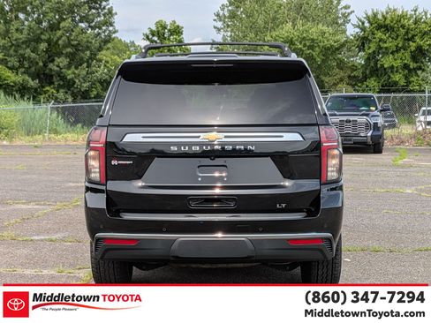 Used 2022 Chevrolet Suburban LT w/ Luxury Package AWD/4WD image 4