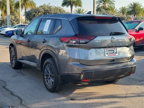 Certified 2025 Nissan Rogue S image 4