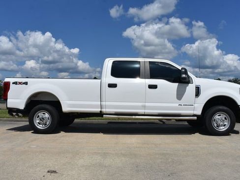 Used 2019 Ford F250 XL w/ Power Equipment Group image 3