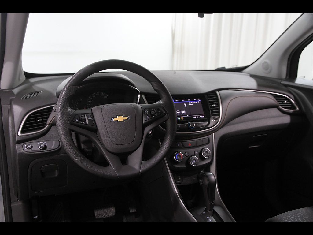 Used 2020 Chevrolet Trax LS w/ Tint and Cruise Package FWD image 6