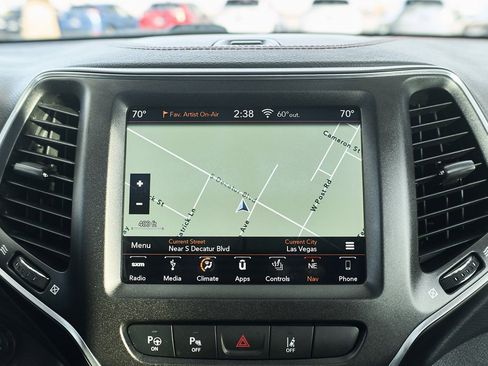 Used 2019 Jeep Cherokee Trailhawk image 53