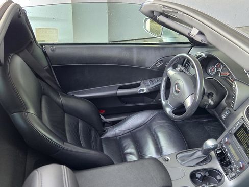 Used 2006 Chevrolet Corvette Coupe w/ Preferred Equipment Group image 28