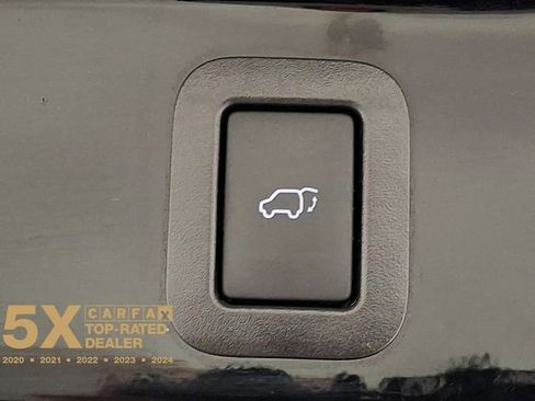 Certified 2018 Toyota Highlander Limited Platinum image 34