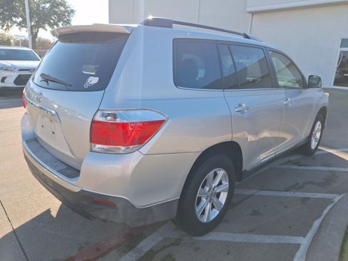 Used 2011 Toyota Highlander 2WD image 6