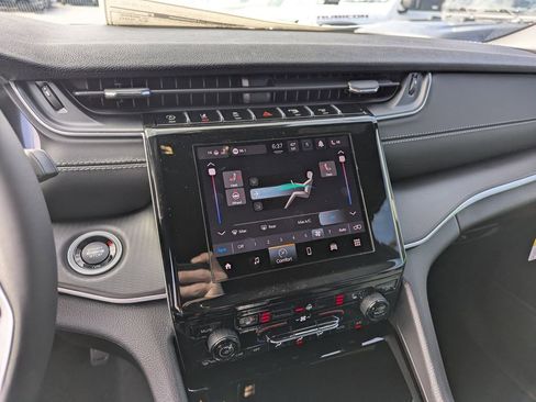 New 2025 Jeep Grand Cherokee Altitude RWD image 25