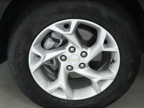 Used 2024 Chevrolet Trax LS w/ LS Convenience Package FWD image 36
