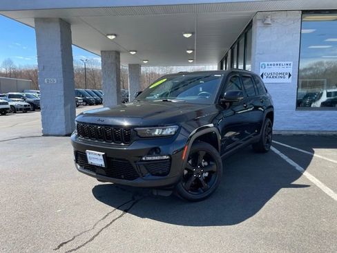 Used 2024 Jeep Grand Cherokee Limited w/ Luxury Tech Group II image 20