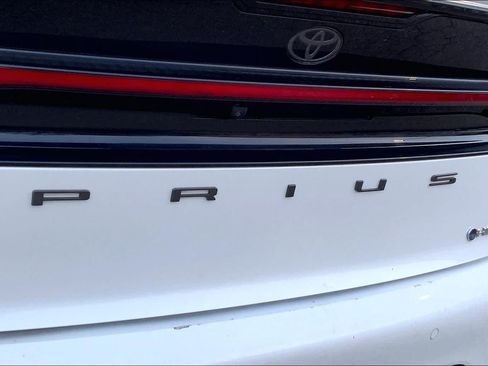 Used 2024 Toyota Prius XLE FWD image 29