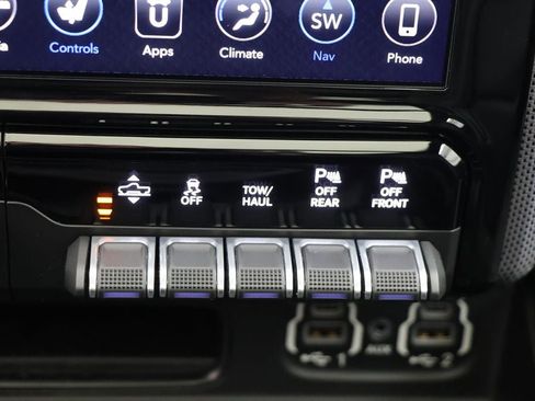 Used 2020 RAM 1500 Limited image 31