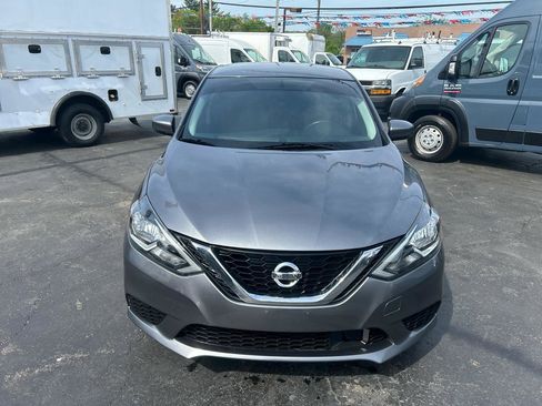 Used 2019 Nissan Sentra SV image 3