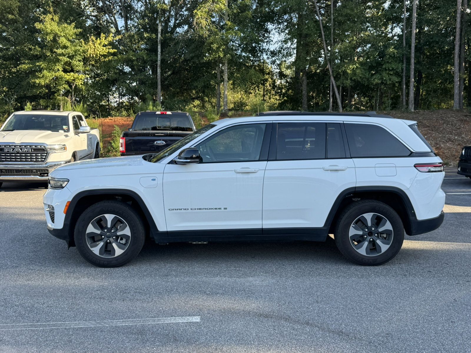 Used 2024 Jeep Grand Cherokee Limited 4xe AWD/4WD image 8