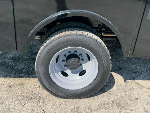 New 2026 Ford F450 XL w/ XL Chrome Package image 4