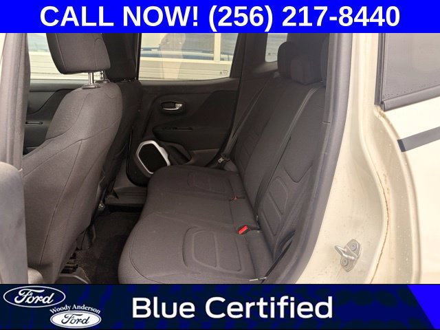 Used 2018 Jeep Renegade Latitude FWD image 9