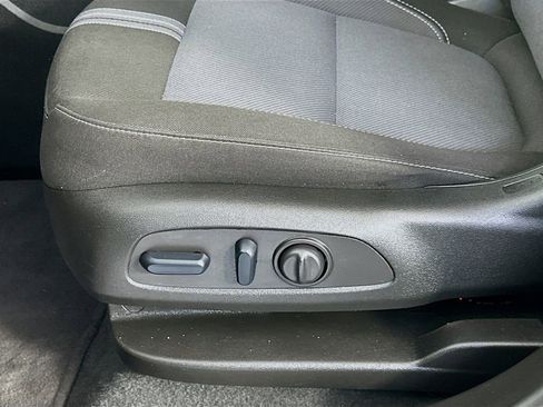 Used 2025 Chevrolet Blazer LT FWD image 22