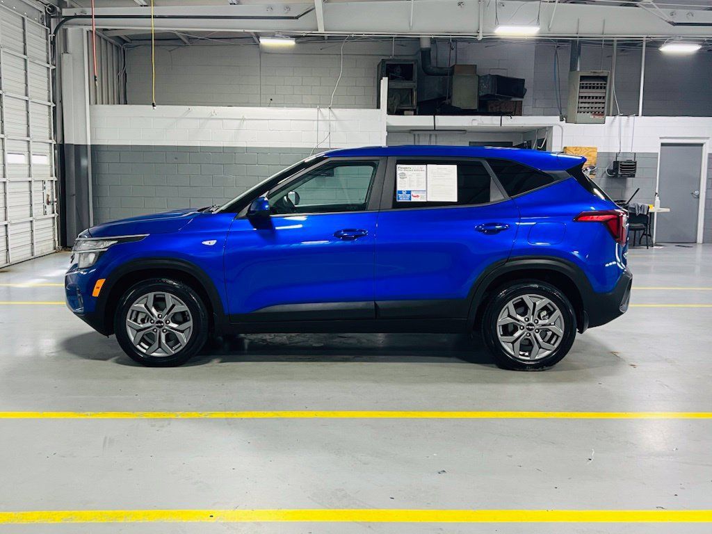 Used 2024 Kia Seltos LX AWD/4WD image 14
