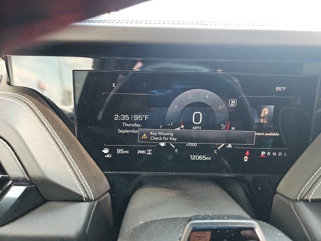Used 2025 GMC Yukon AT4 Ultimate AWD/4WD image 9
