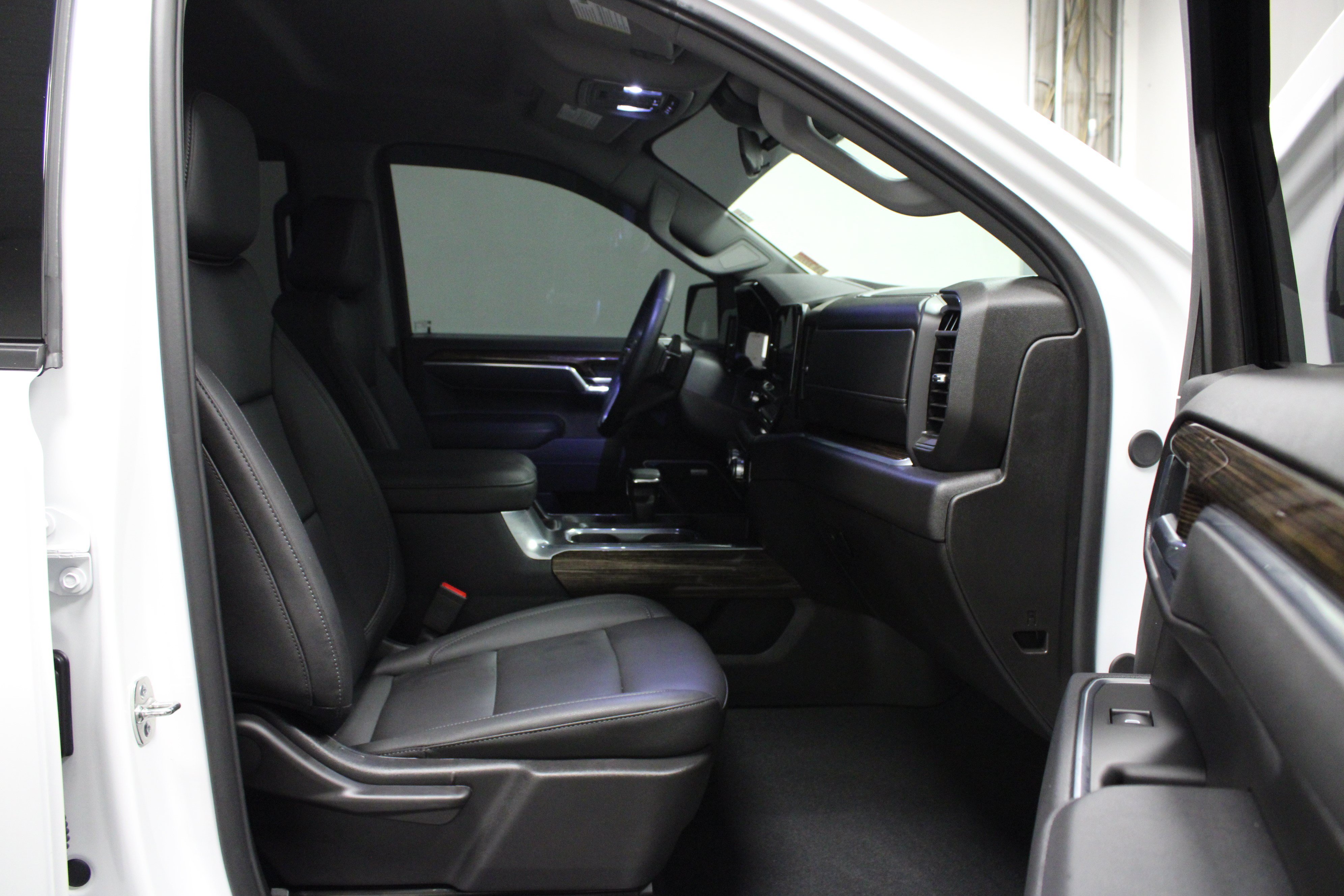 Used 2026 GMC Sierra 1500 Elevation w/ Elevation Premium Package AWD/4WD image 16