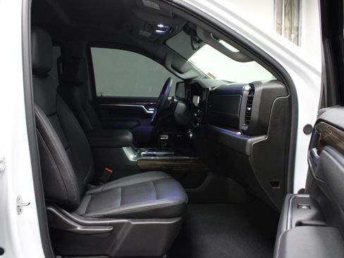 Used 2026 GMC Sierra 1500 Elevation w/ Elevation Premium Package AWD/4WD image 16
