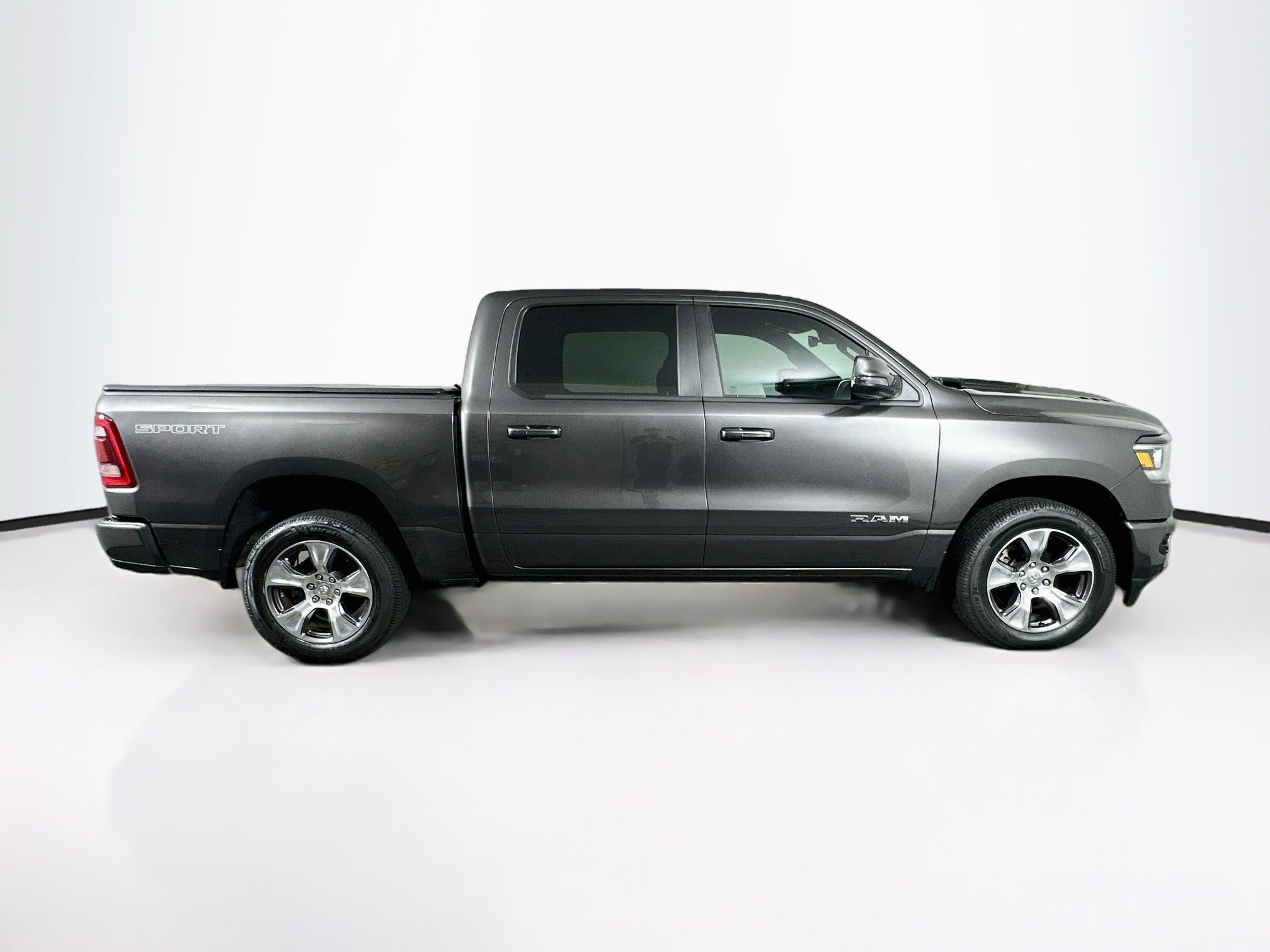 Used 2023 RAM 1500 Laramie AWD/4WD image 10