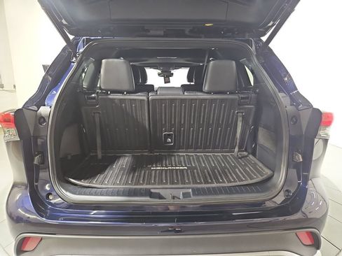 Used 2022 Toyota Highlander XSE AWD/4WD image 23