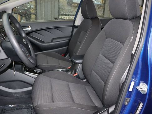 Used 2017 Kia Forte LX image 8
