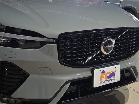 Used 2024 Volvo XC60 B5 Ultimate AWD/4WD image 7