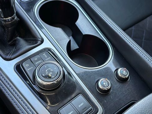 Used 2018 Nissan Maxima SR w/ Interior Lighting Package image 22