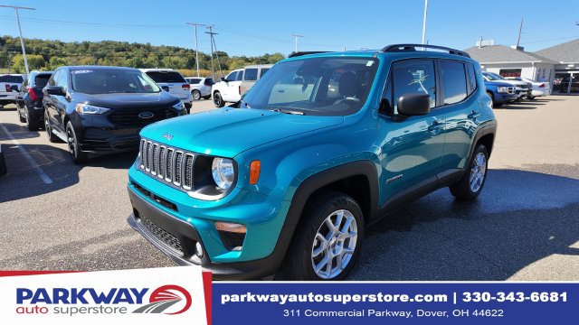 Used 2022 Jeep Renegade Latitude w/ Convenience Group AWD/4WD image 3