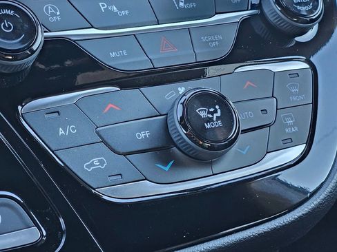 New 2026 Chrysler Voyager LX image 18