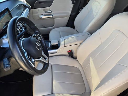 Used 2022 Mercedes-Benz GLB 250 image 8