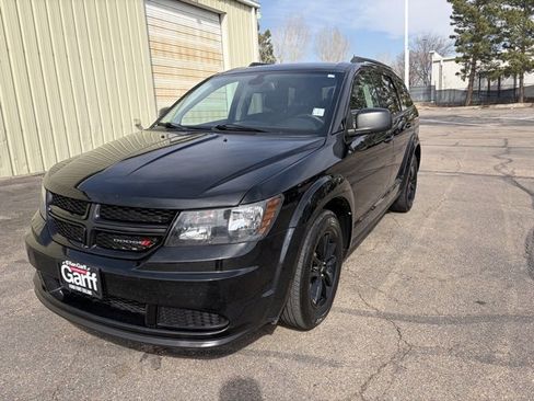 Used 2020 Dodge Journey SE w/ Blacktop Package image 2