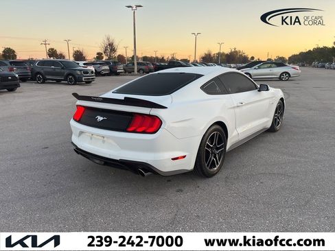 Used 2019 Ford Mustang Premium image 6
