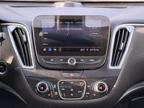 Used 2019 Chevrolet Malibu LT image 16