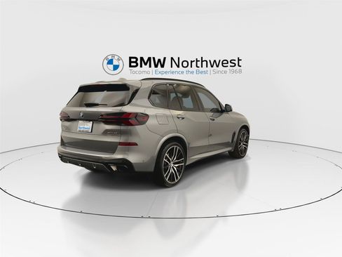 Used 2024 BMW X5 xDrive40i w/ M Sport Package AWD/4WD image 3