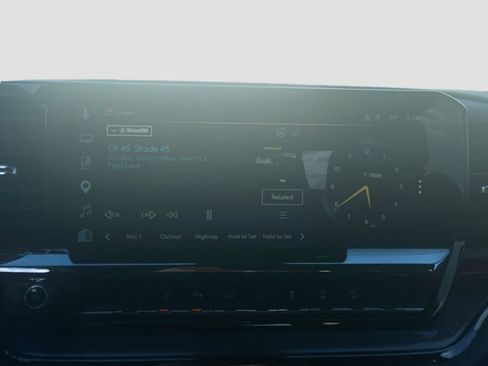 Used 2025 Chevrolet Silverado 2500 ZR2 w/ Technology Package image 15